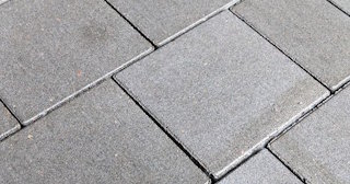 Гранитная брусчатка для дорожек и площадок в Куйбышеве в октябре