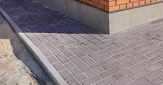 Укладка плитки на отмостку: Цена от 830 руб. в Куйбышеве от ТротуарнаяПлитка
