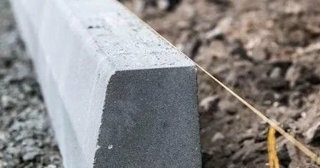 Установка бордюров для тротуарной плитки в Куйбышеве - цена от 830 руб.