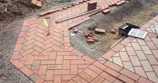 Укладка тротуарной плитки в Куйбышеве в октябре