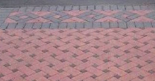 Укладка тротуарной плитки на старое бетонное основание в Куйбышеве в октябре