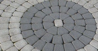 Профессиональная укладка клинкерной брусчатки в Куйбышеве в октябре