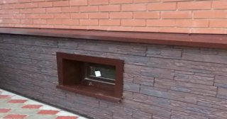 Облицовка цоколя панелями под камень в Куйбышеве в октябре